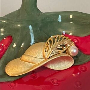 Vintage Tona Gold Tone Hat Brooch Faux Pearl Accent